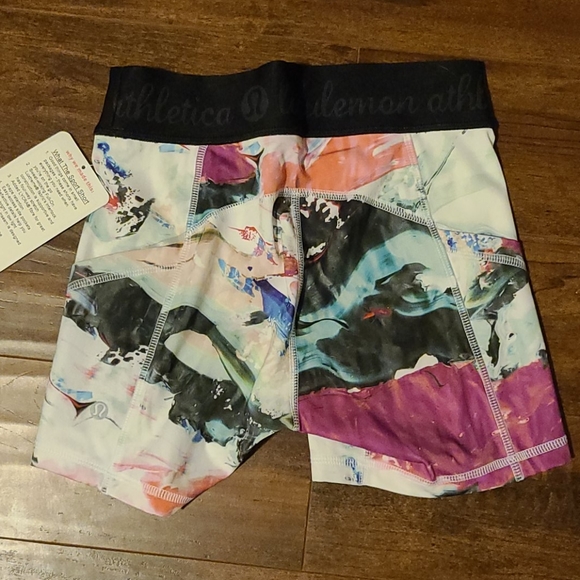 ✨SOLD ✨ Lululemon shorts, 2 - Picture 2 of 3